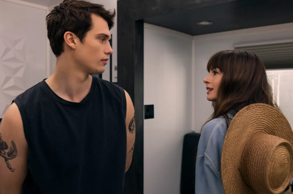 nicholas galitzine as hayes campbell and anne hathaway as sol ne in the idea of you photo prime video