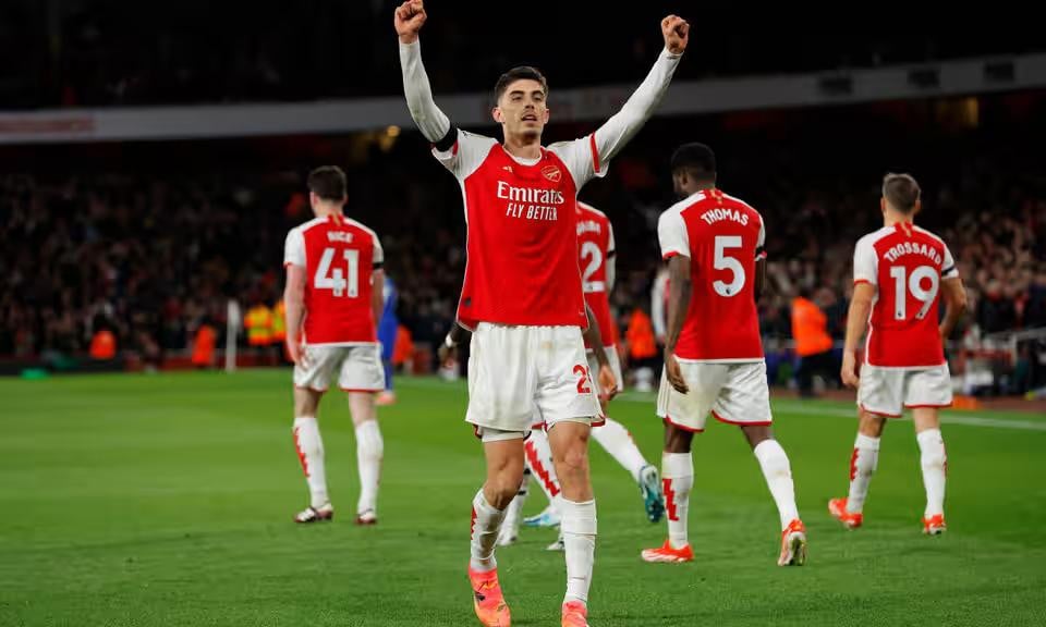 Five-star Arsenal thrash Chelsea to open up Premier League lead