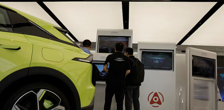 Huawei car technology lights up Beijing Auto Show