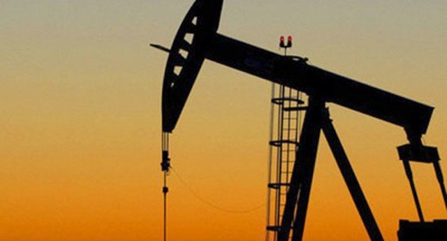 Oil prices drift lower for second day