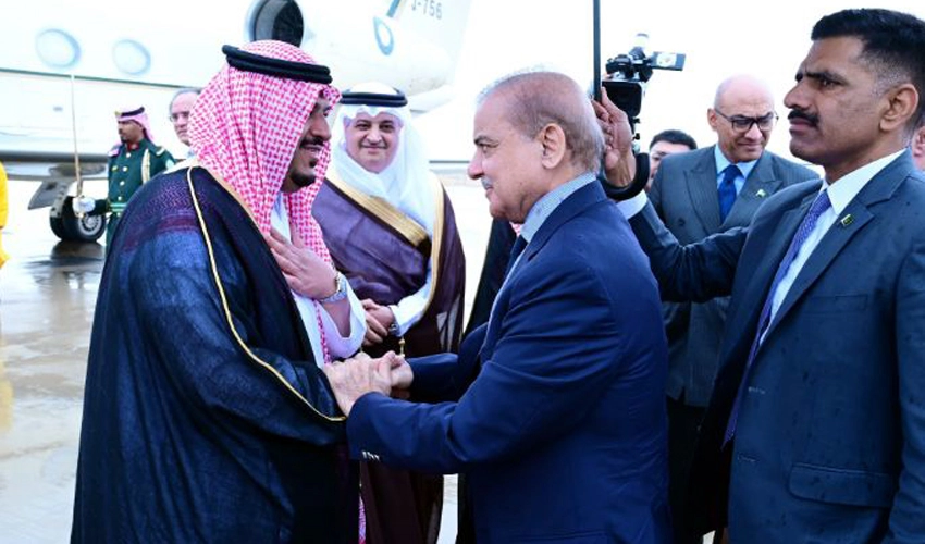 PM Shehbaz Sharif leaves for homeland after attending WEF special session