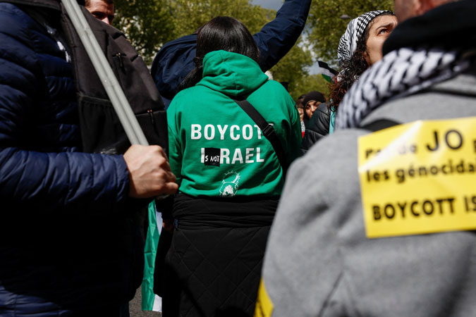 Parisians protest against Islamophobia amid Gaza war tensions