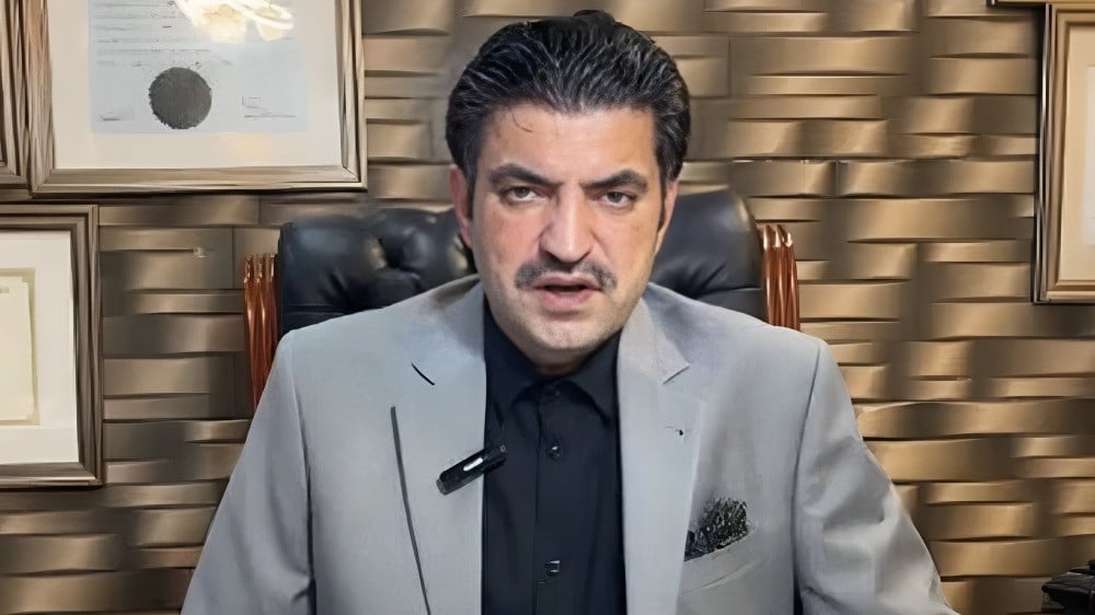 Sher Afzal Marwat talks about marrying for sake of children