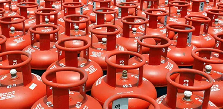 LPG price 'slashed' by Rs20 per kg